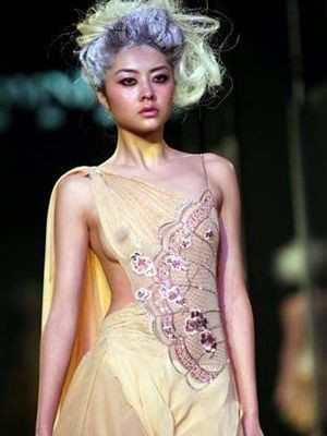 Chân dung người vợ mà cánh đàn ông đều mơ ước của Diệp Vấn ảnh 6 Những bức ảnh mà có lẽ Hùng Đại Lâm không bao giờ muốn nhìn lại