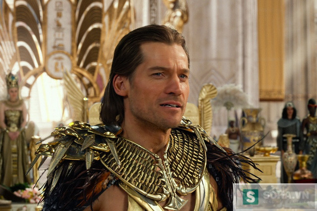 Khó rời mắt trước hình ảnh ấn tượng phim “Những vị thần Ai Cập“ ảnh 2 Nikolaj Coster-Waldau trong vai thần Horus