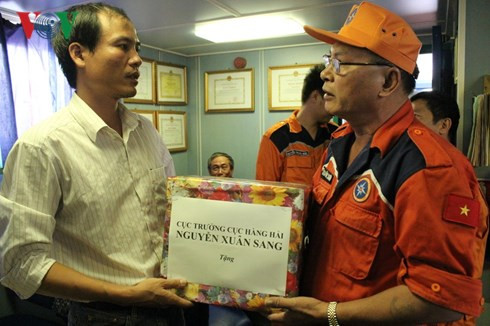 cứu nạn thành công 20 thuyền viên trên tàu hàng bị chìm hình 3 cuu nan thanh cong 20 thuyen vien tren tau hang bi chim hinh 3