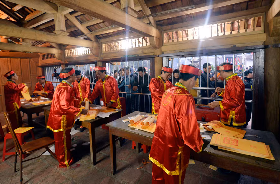 Ấn sẽ được phát không giới hạn cho đến khi hết khách trong tháng Giêng.