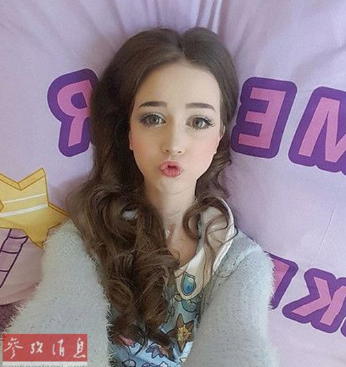 Cô gái đẹp như búp bê khiến đàn ông khiếp sợ ảnh 4 co gai dep nhu bup be khien dan ong khiep so - 4