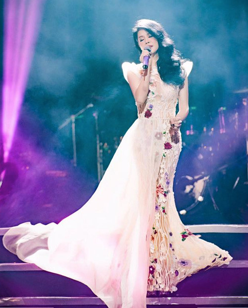 Tuần qua: Thu Phương đẹp như nữ thần