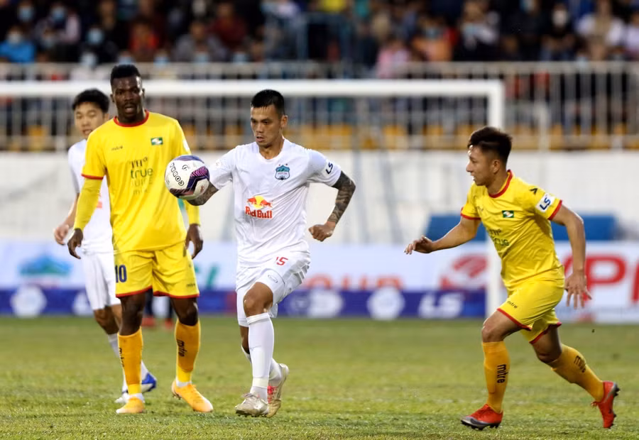 Hữu Tuấn cũng được Hoàng Anh Gia Lai giữ chân thêm 3 năm.