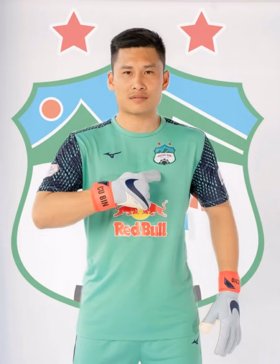 Tuấn Linh tiếp tục gắn bó với Hoàng Anh Gia Lai thêm 3 năm, đến năm 2025.