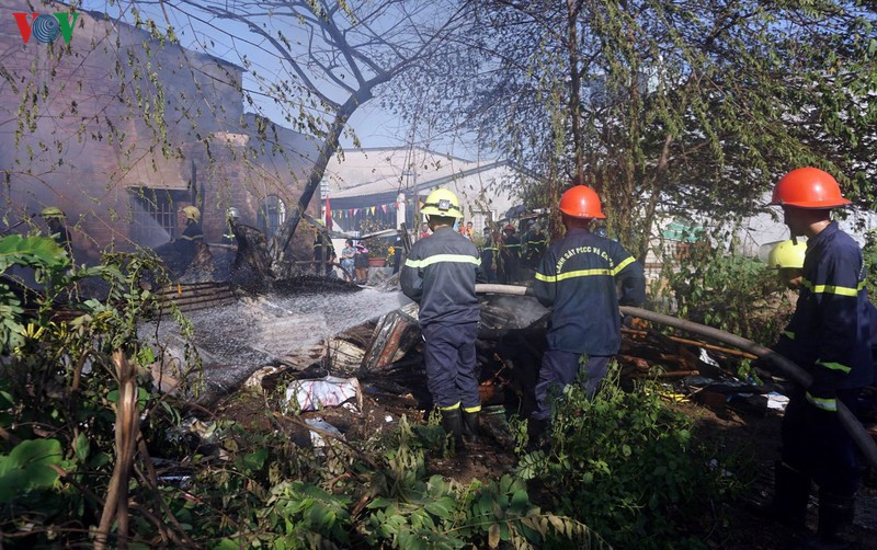 xuong moc boc chay, hang chuc can bo chien si chua chay sang 29 tet hinh 4