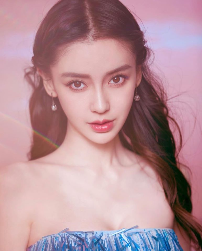 Angela Baby bám sát ở vị trí thứ 2