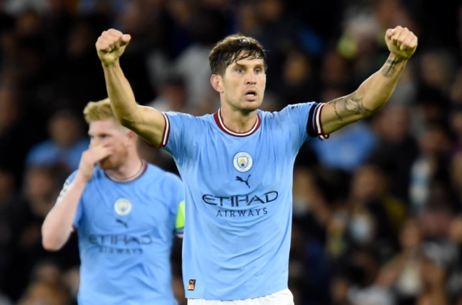 John Stones ghi bàn gỡ hòa tuyệt đẹp từ cự ly 25 mét ở phút 80. John Stones ghi bàn gỡ hòa tuyệt đẹp từ cự ly 25 mét ở phút 80.