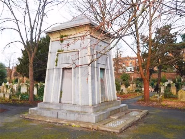 Lăng mộ của Hannah Courtoy.