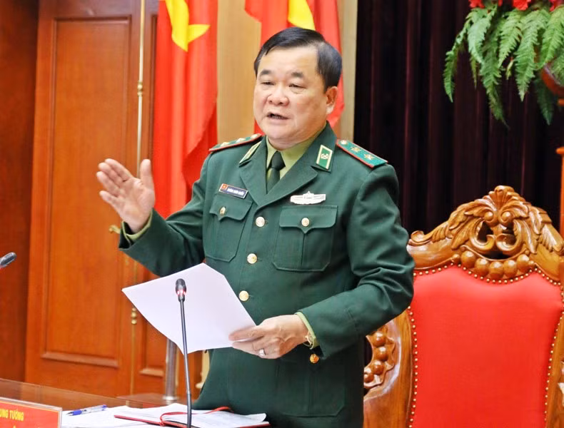 Trung tướng Hoàng Xuân Chiến chủ trì hội nghị.