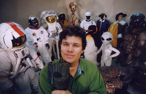 Bộ đồ bảo hộ không gian của NASA được làm ra bởi... Hollywood ảnh 2