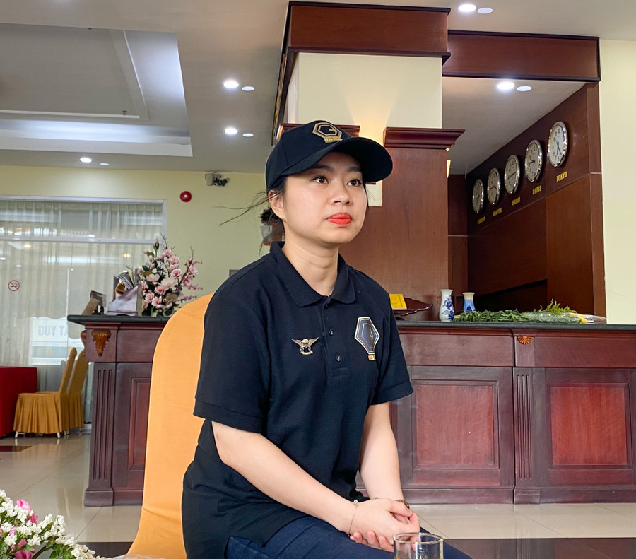 Bà Nguyễn Thảo Vân – Đại diện Công ty CP Truyền thông Hexa Media trao đổi với PV về sự cố hi hữu trên (Ảnh: Hoàng Hải).