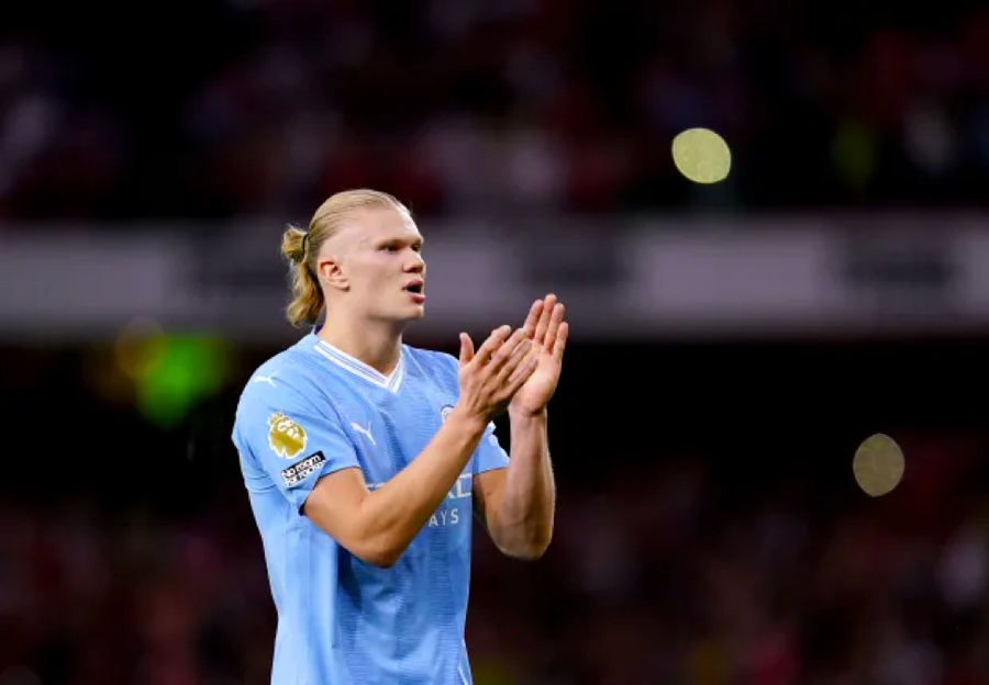 Erling Haaland xứng đáng giành Quả bóng Vàng theo Pep Guardiola. Erling Haaland xứng đáng giành Quả bóng Vàng theo Pep Guardiola.