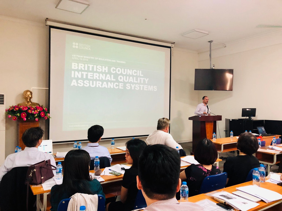 Ông Andrew Burlton - Giám đốc các Chương trình tiếng Anh của Hội đồng Anh chia sẻ. Ông Andrew Burlton - Giám đốc các Chương trình tiếng Anh của Hội đồng Anh chia sẻ.