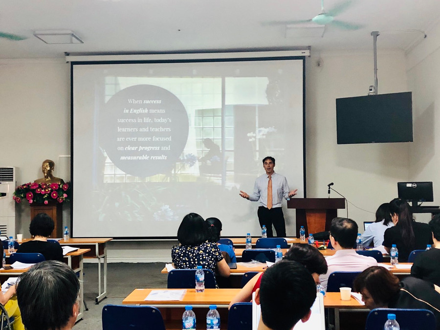 Ông Stuart Connor - Giám đốc phụ trách Văn bằng và Khảo thí, Châu Á. Ông Stuart Connor - Giám đốc phụ trách Văn bằng và Khảo thí, Châu Á.