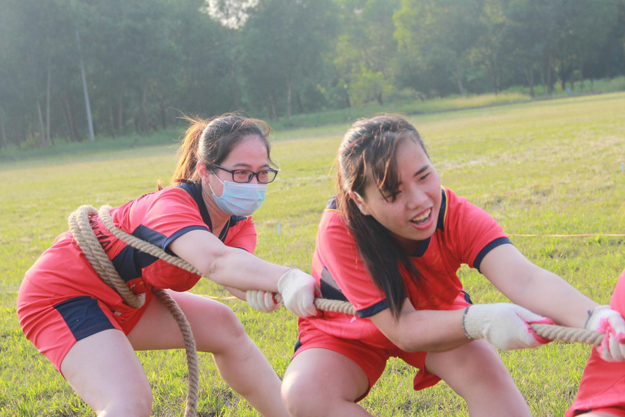 Nhiều chiến thuật được chị em áp dụng khi thi đấu.