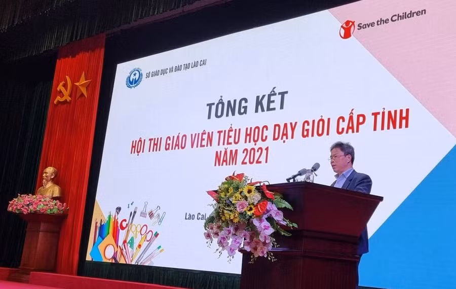 NGƯT Nguyễn Thế Dũng, Phó Giám đốc Sở GD&ĐT Lào Cai phát biểu tại tổng kết Hội thi.