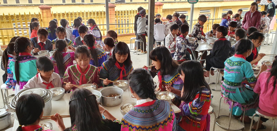 Nâng chất lượng bữa ăn bán trú.