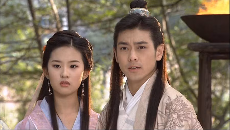 Từ khi ra đời đến nay, Thiên long bát bộ được dựng thành phim gần 10 lần. Khán giả đánh giá cao bản phim do TVB thực hiện năm 1997. Bản ăn khách nhất được thực hiện năm 2003 do Lâm Chí Dĩnh, Hồ Quân, Lưu Đào, Lưu Diệc Phi đóng.