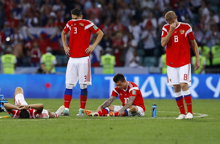 Bóng đá Nga thời gian vừa qua bị cấm tham dự các giải đấu do UEFA và FIFA tổ chức. Bóng đá Nga thời gian vừa qua bị cấm tham dự các giải đấu do UEFA và FIFA tổ chức.