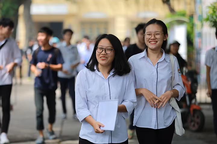 Đề Văn gợi xúc cảm nhân văn và có ý nghĩa thẩm mỹ sâu sắc cho học trò