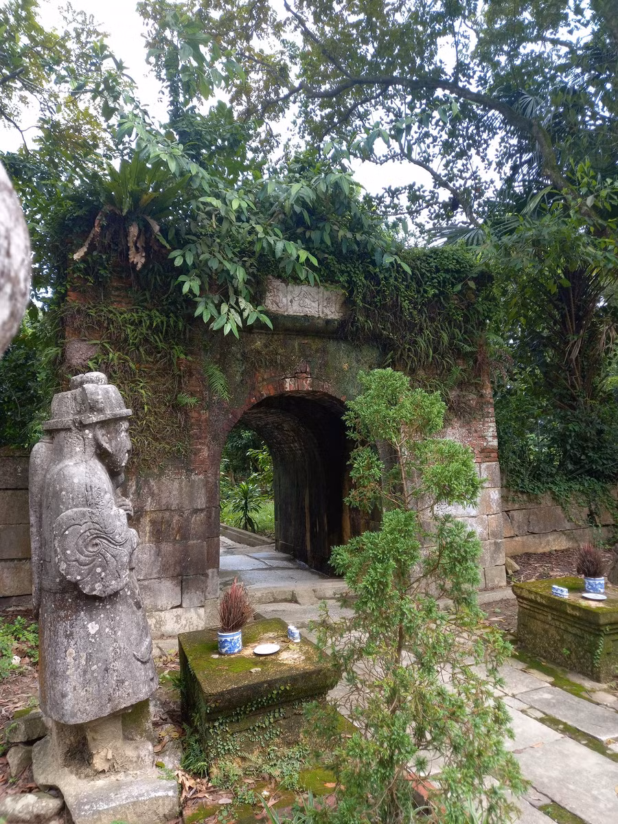 Hệ thống di tích tại Cổ Bôn liên quan đến các vị đại khoa được đánh giá khá hoàn chỉnh.