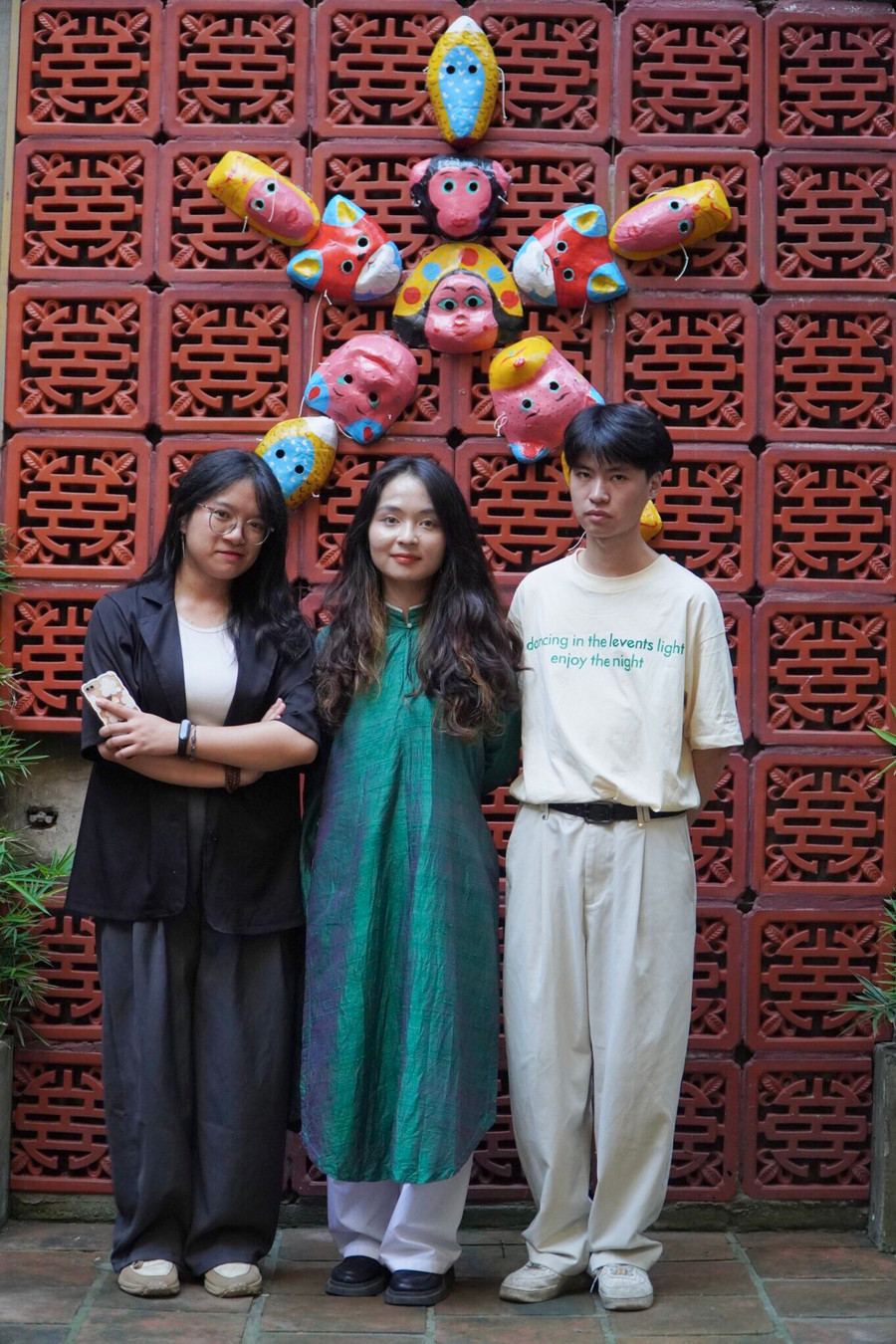 Ba thành viên sáng lập 'Trường làng trong phố': Trịnh Kiều Trang, Lê Phương Linh và Vũ Minh Tú. Ba thành viên sáng lập 'Trường làng trong phố': Trịnh Kiều Trang, Lê Phương Linh và Vũ Minh Tú.