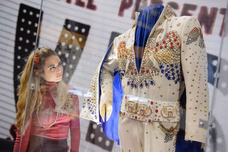 Chiêm ngưỡng kỷ vật vô giá của huyền thoại Elvis Presley ảnh 1