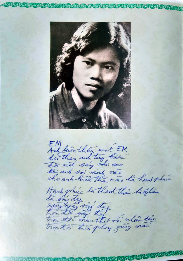 Bản viết tay bài thơ &apos;Niệm&apos; của nhà thơ Bùi Minh Quốc. Ảnh tư liệu