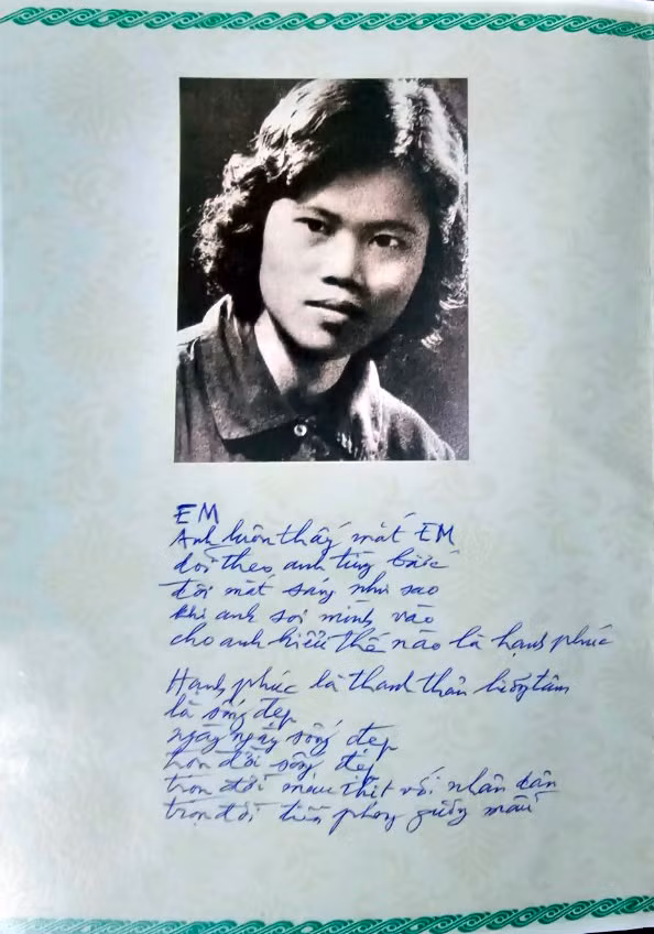 Bản viết tay bài thơ 'Niệm' của nhà thơ Bùi Minh Quốc. Ảnh tư liệu