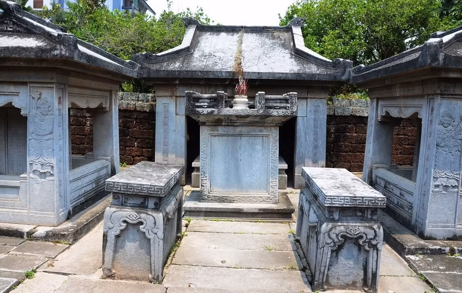 Hệ thống thờ tự tại lăng mộ Quận công Phạm Đôn Nghị.