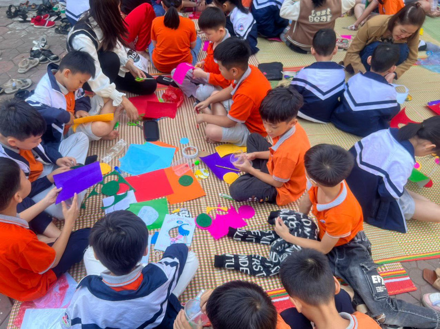 Học sinh được trải nghiệm nhiều hoạt động của ngày hội. Học sinh được trải nghiệm nhiều hoạt động của ngày hội.