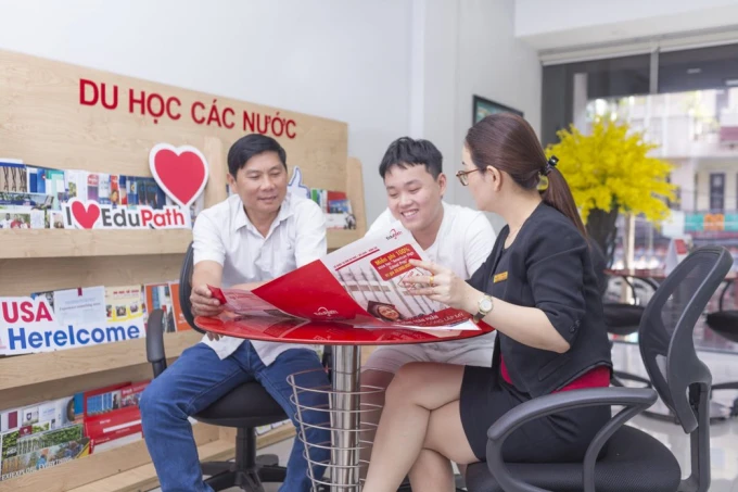 Hoạt động tư vấn du học.