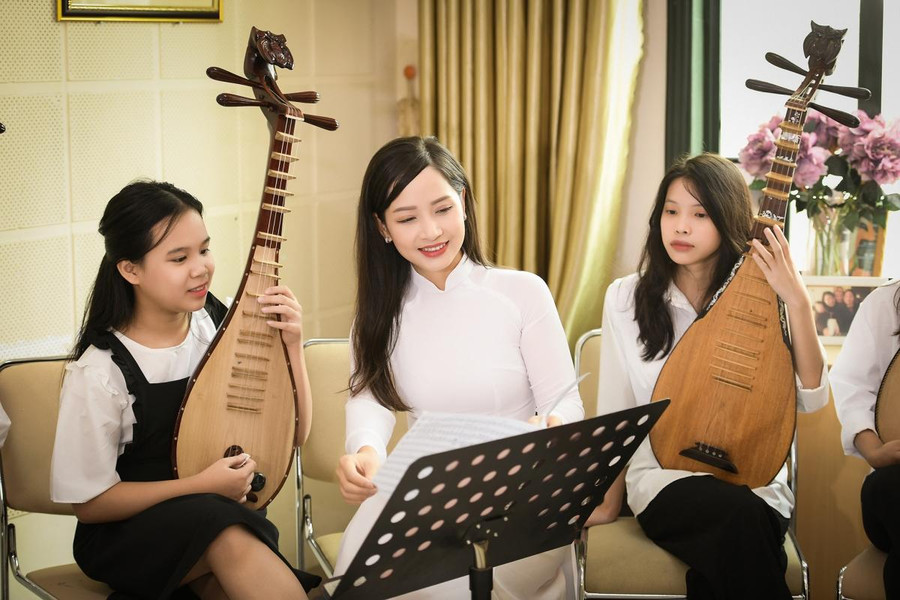 Cô giáo Vũ Diệu Thảo luôn tận tụy và hết lòng vì học trò. Cô giáo Vũ Diệu Thảo luôn tận tụy và hết lòng vì học trò.