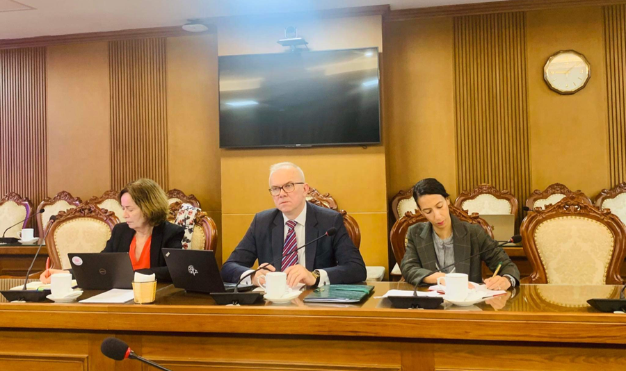 Đại diện Hội đồng cấp cao về đánh giá Nghiên cứu và Giáo dục đại học (Hcéres) trong buổi làm việc.