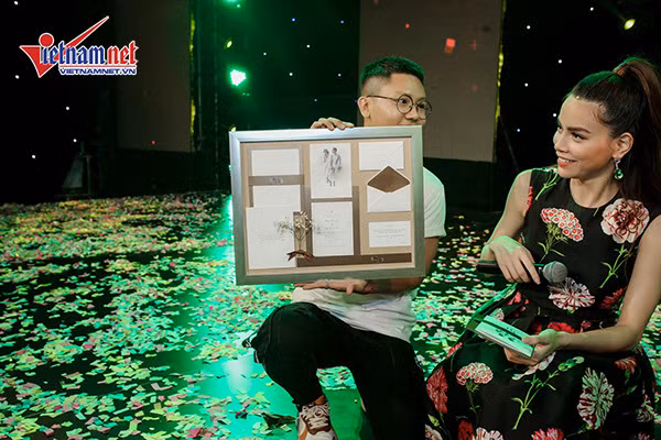Tác giả của tấm thiệp cưới gây xôn xao của Hà Hồ và Kim Lý. Xôn xao thiệp cưới của Kim Lý, Hồ Ngọc Hà