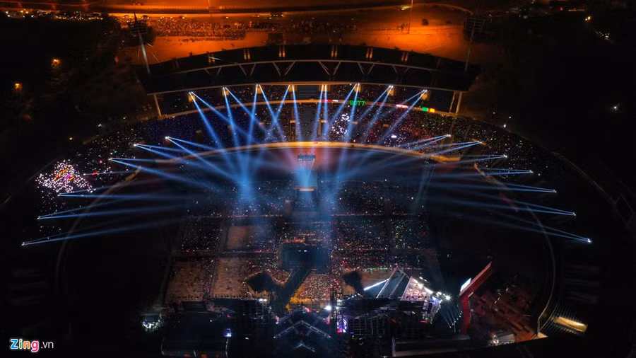 Sân khấu lễ trao giải AAA tại Hà Nội. Ảnh: Nguyễn Hoàng Hà.