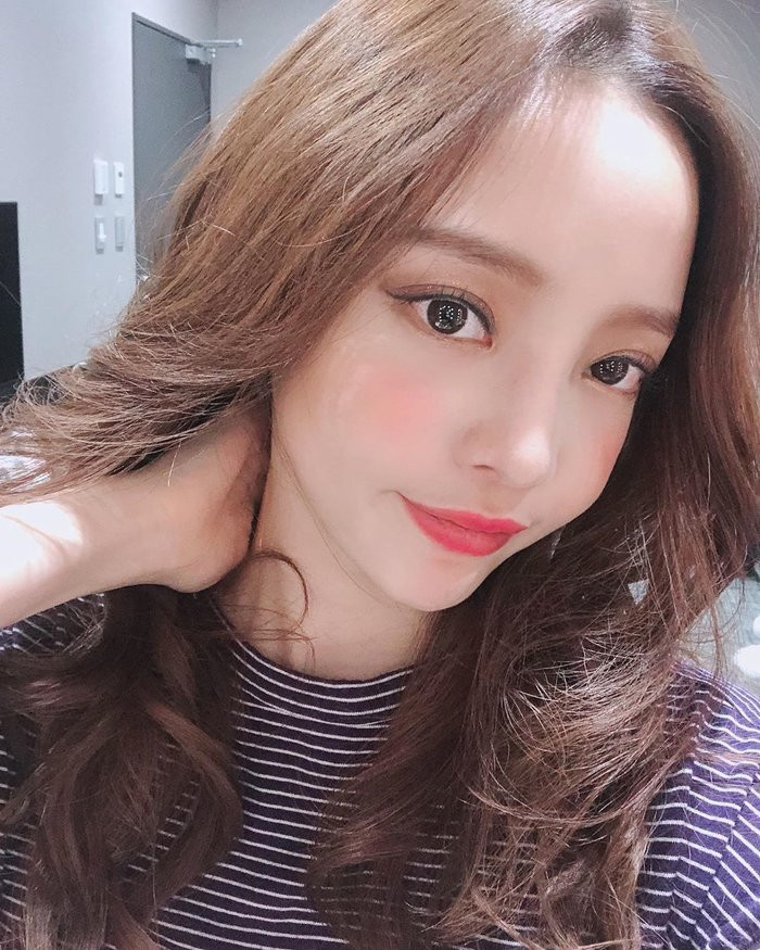 Nhìn lại những khoảnh khắc ngọt ngào của Goo Hara trước khi quyết định từ giã tuổi xuân của mình ảnh 4