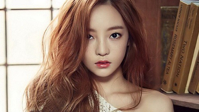 Goo Hara vừa qua đời tại nhà riêng nghi do tự tử.