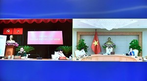 Bí thư Thành ủy Nguyễn Văn Nên tham dự tại điểm cầu TP Hồ Chí Minh. Ảnh: VGP/Đình Nam. Bí thư Thành ủy Nguyễn Văn Nên tham dự tại điểm cầu TP Hồ Chí Minh. Ảnh: VGP/Đình Nam.