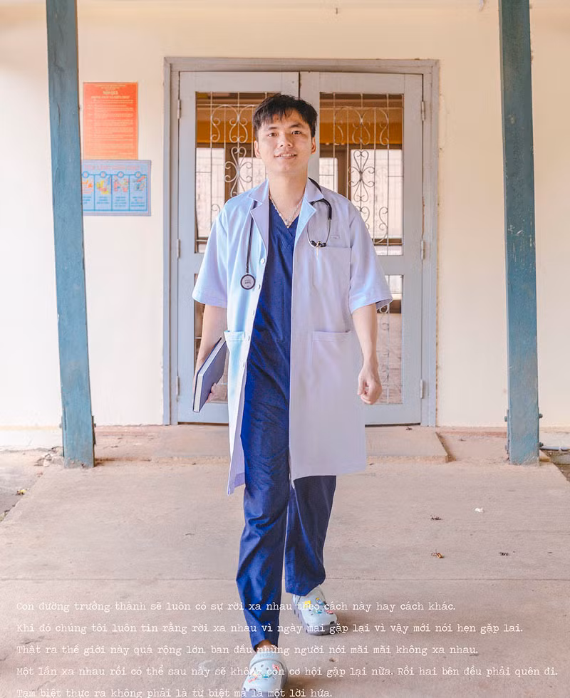 Bác sĩ tư vấn Nguyễn Văn Chánh - Bác sĩ quản lý phó của Khu vực 760 mạng lưới Thầy thuốc đồng hành. Bác sĩ đã từng thức trắng đêm tư vấn giúp F0 103 tuổi vượt nguy kịch. Nguồn: VNN.