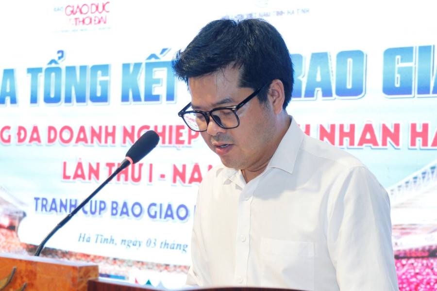 Ông Nguyễn Văn Dũng – Trưởng VP báo GD&TĐ khu vực Miền Trung – Tây Nguyên, đồng Trưởng Ban tổ chức giải đấu phát biểu tại buổi tổng kết. Ông Nguyễn Văn Dũng – Trưởng VP báo GD&TĐ khu vực Miền Trung – Tây Nguyên, đồng Trưởng Ban tổ chức giải đấu phát biểu tại buổi tổng kết.