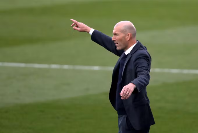 Zinedine Zidane được cho là sẽ thay thế Mauricio Pochettino ngồi ghế nóng PSG.