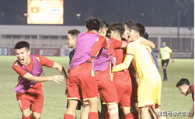 Tờ Sohu dự đoán U19 Thái Lan và U19 Việt Nam sẽ gặp nhau trong trận chung kết. 