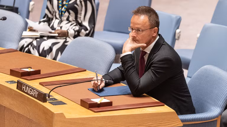 Ngoại trưởng Hungary Peter Szijjarto