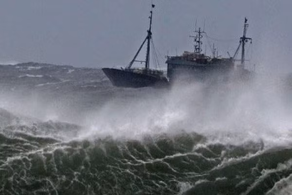 Vùng biển phía Nam động mạnh, sóng cao 2-3m (Ảnh minh họa)