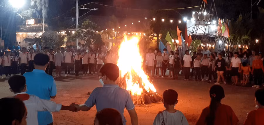 Trẻ hoàn cảnh khó khăn tỉnh Tiền Giang tham gia Trại hè Ước mơ hồng năm 2023. Ảnh: X. Uyên