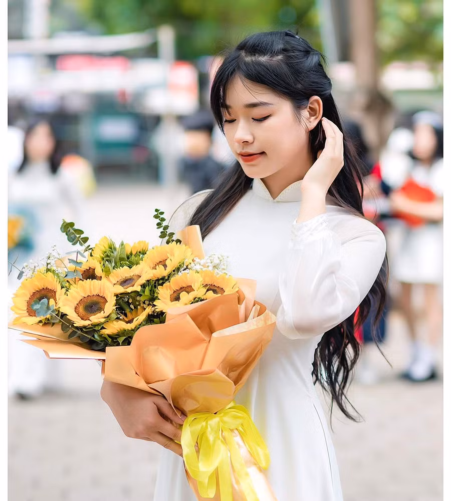 Em Phan Thị Huyền Vy, lớp 12A – Trung tâm GDNN - GDTX huyện Đô Lương, Nghệ An. Ảnh: NVCC