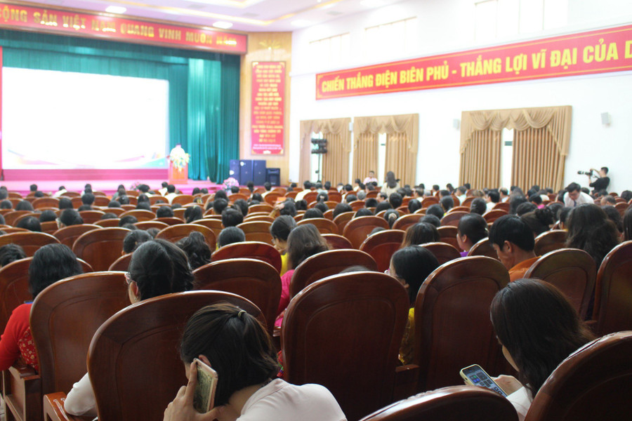 Các đại biểu dự ngày hội hưởng ứng nhân dịp ngày sách và văn hoá đọc sách Việt Nam.