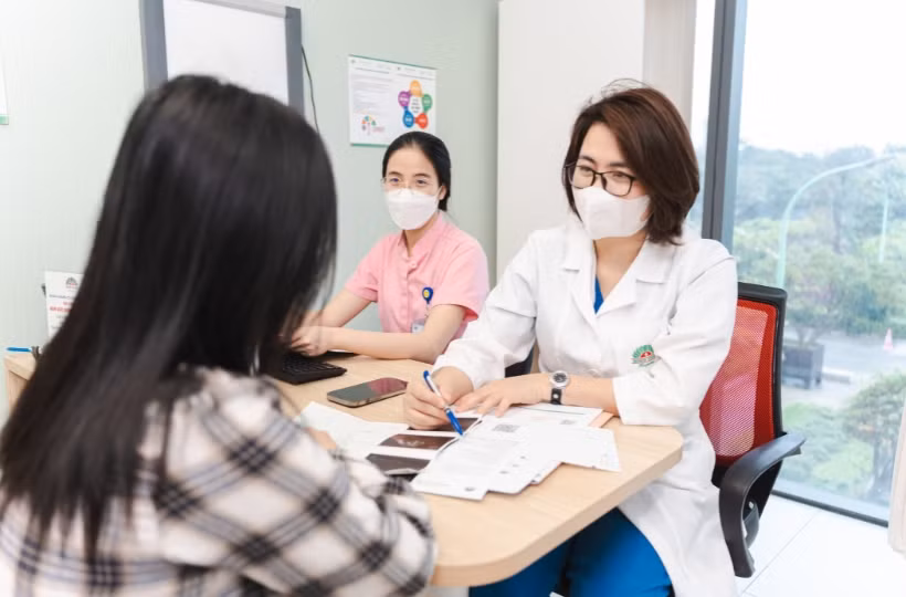 Chị em nên thăm khám định kỳ để phát hiện sớm và điều trị kịp thời các bệnh lý phụ khoa nguy hiểm.