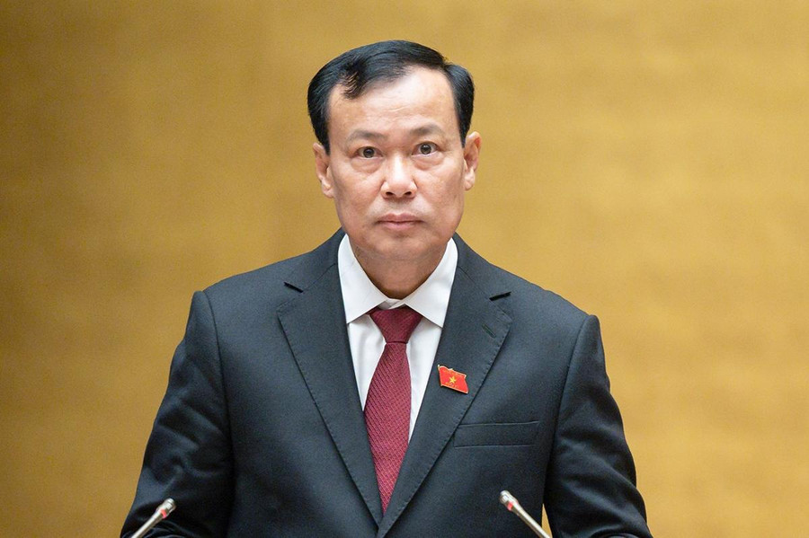 Chủ nhiệm Uỷ ban Quốc phòng và An ninh Lê Tấn Tới. Chủ nhiệm Uỷ ban Quốc phòng và An ninh Lê Tấn Tới.